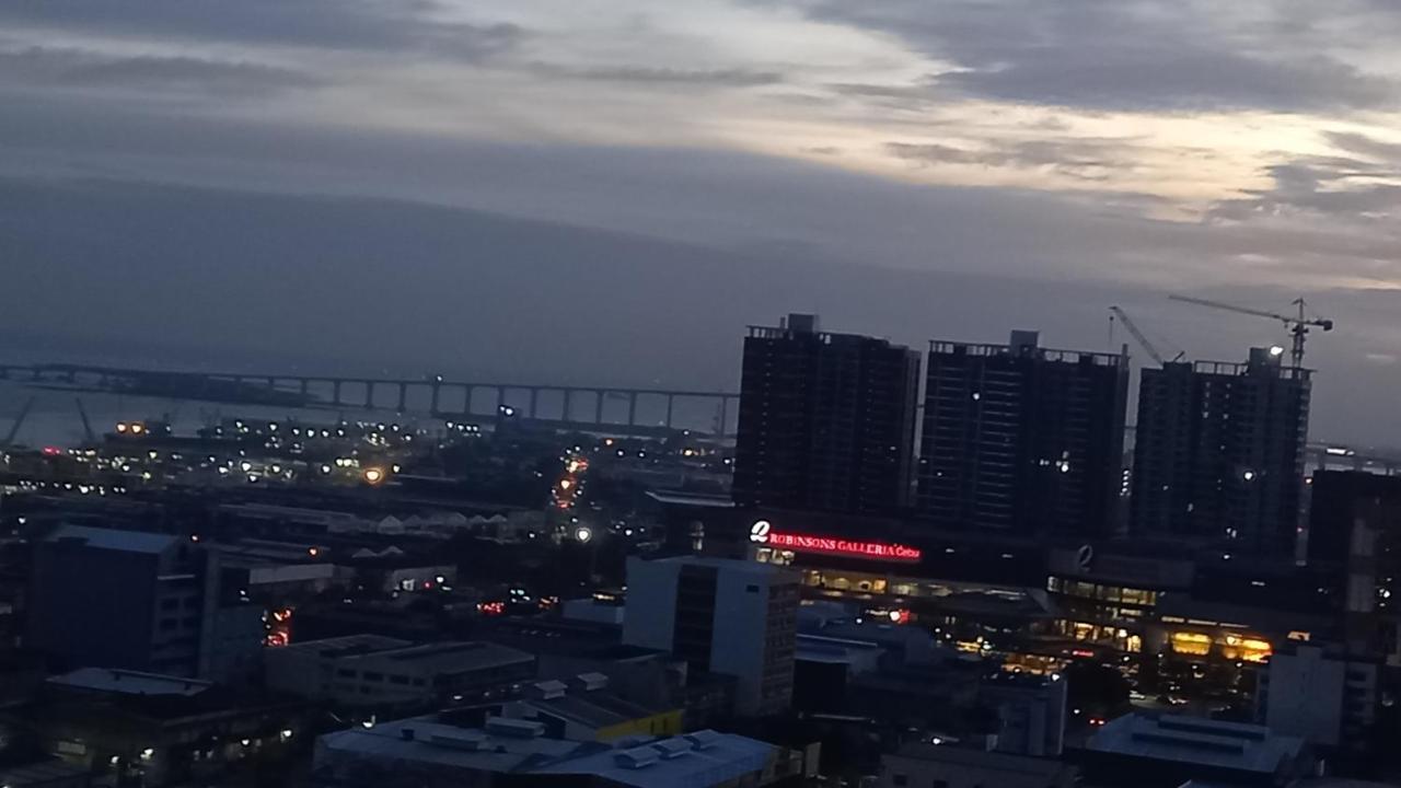 Unit Near Sm City,Gaisano Mall Of Cebu,Robinsons Galleria Екстериор снимка